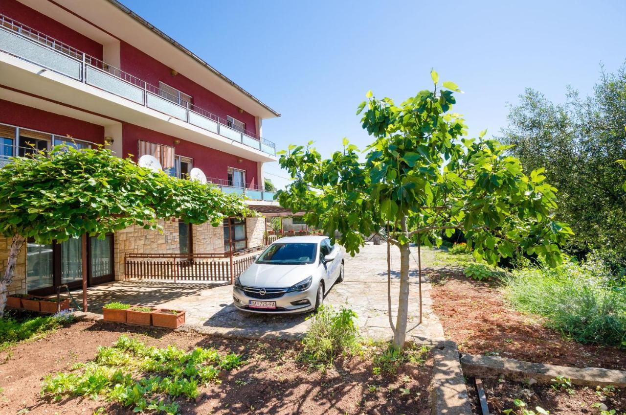 Apartments Mladen Jelica Ičići Esterno foto