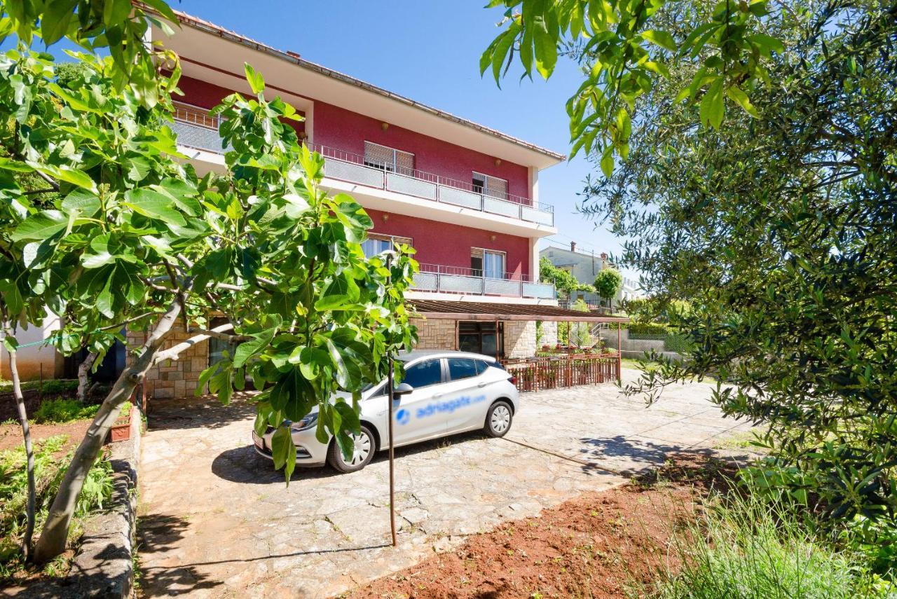 Apartments Mladen Jelica Ičići Esterno foto